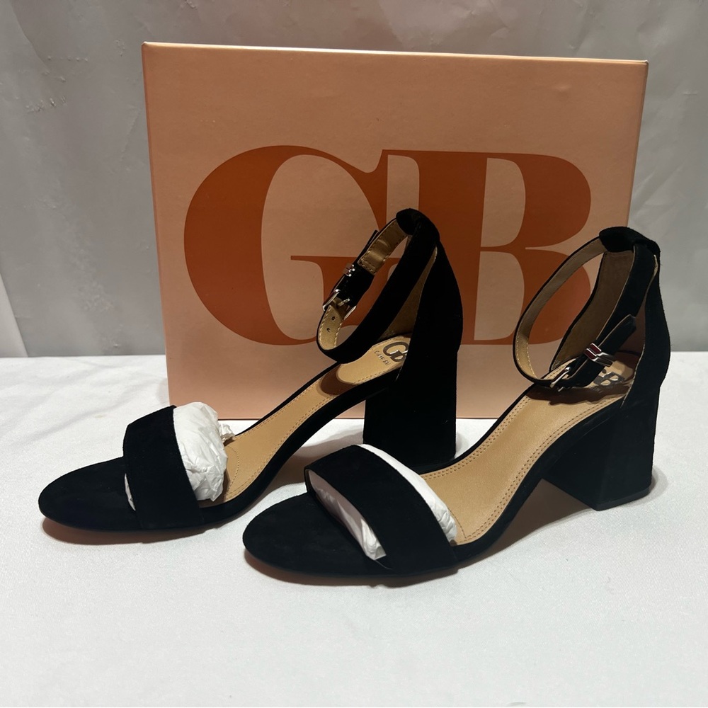 NWOT Gianni Bini Black Suede Block Heel